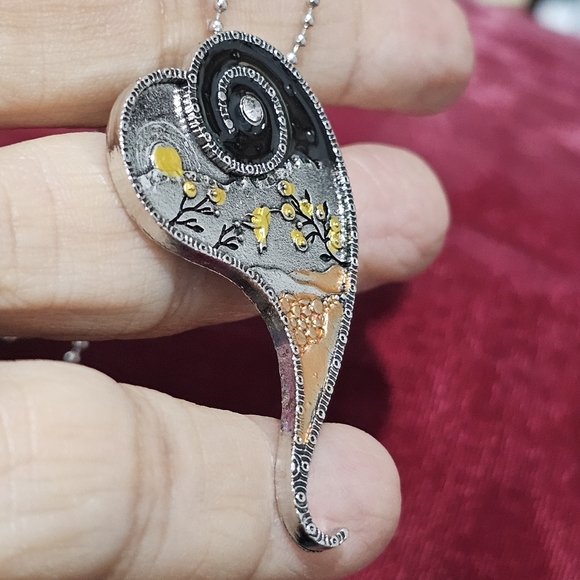 Modern Art Heart Necklace Floral Hummingbird Design New Costume Jewelry ♥️ - Picture 4 of 9